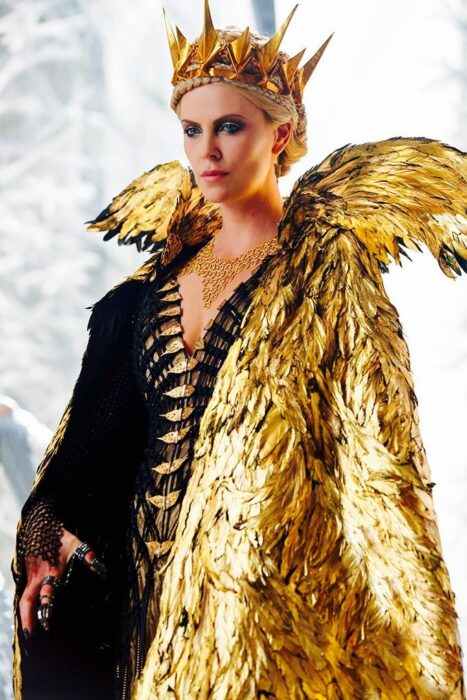 charlize theron vestido dorado snow white and the huntsman  