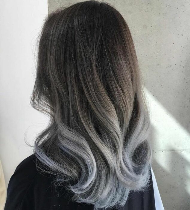 chcia con cabello teñido en platinado efecto ombre; 7 Técnicas para llevar un toque platinado en tu cabellera