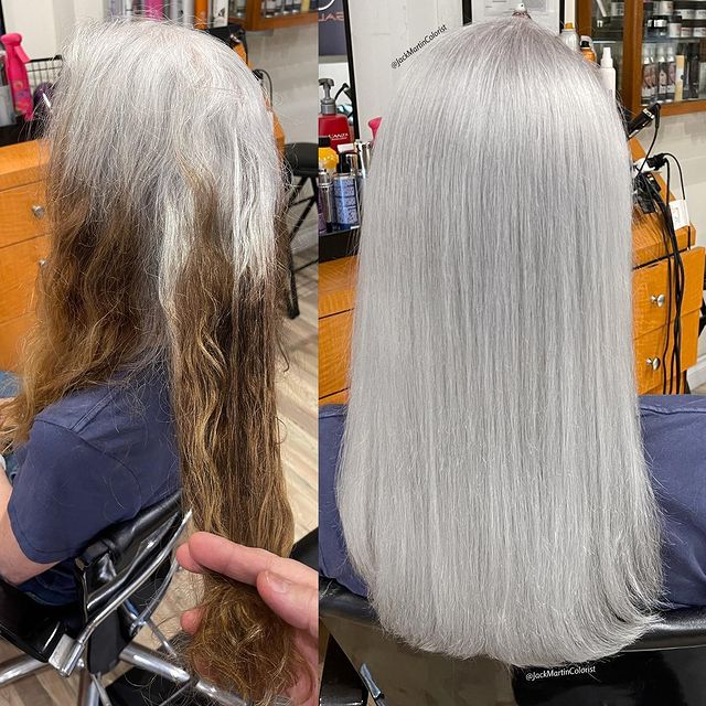 Mujer de espldas mostrando su scambio de cabello al teñirlo plata; Convierte cabello con canas en hermosas melenas plateadas