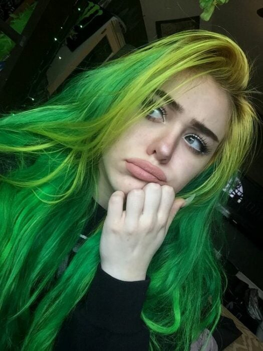 chcia con cabello teñido en tono verde; Ideas para pintarte el cabello de un color que nunca imaginaste