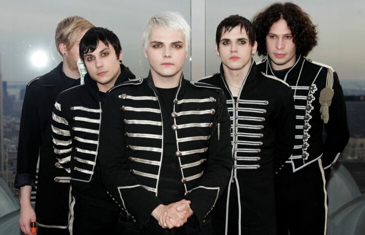 Banda My Chemical Romance posando para una fotografía 