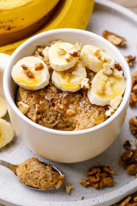 Pastelillo con banana ;13 Sencillas rectas para hacer 'mug cakes' en microondas