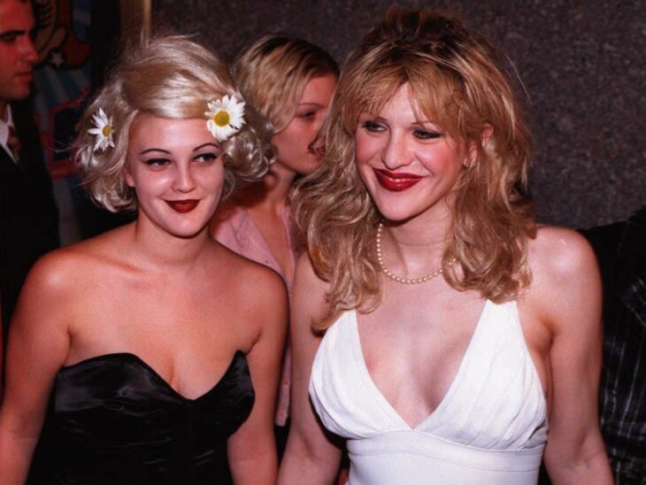 Drew Barrymore y Courtney Love ;16 Famosos que no sabías están relacionados entre sí