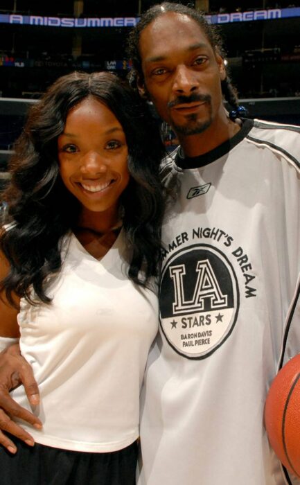 Snoop Dogg y Brandy ;16 Famosos que no sabías están relacionados entre sí