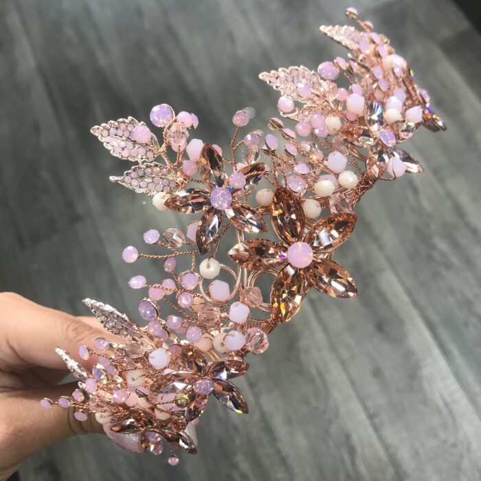 tira con piedras rosas pastel ;;15 Tiaras estilo princesa para deslumbrar en tu boda