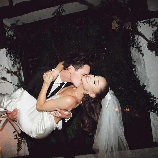Ariana Grande y su esposo; Ariana Grande revela las primeras fotos de su boda secreta con Dalton Gomez