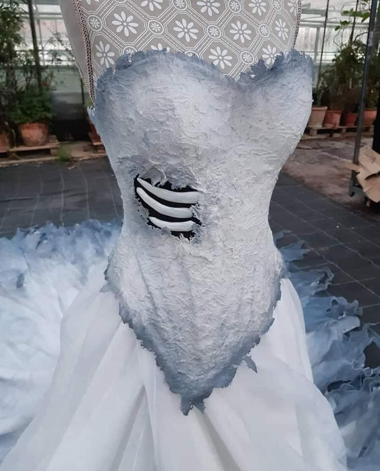 Cosplayer hace vestido idéntico al de El cadáver de la novia