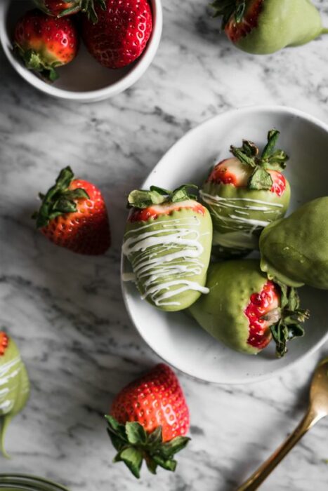 Fresas cubiertas de chocolate;Deliciosas recetas de postres con té matcha