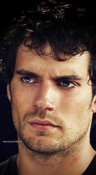 Henry Cavill protagonizando la película The Cold Light of Day