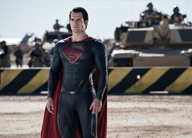 Henry Cavill protagonizando la películaBatman v Superman: Dawn of Justice de 2016