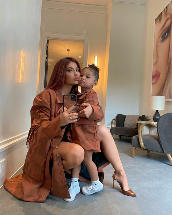 Kylie Jenner y Stormi; 13 Madres e hijas famosas que están enamorando a Hollywood