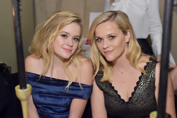 Reese Witherspoon y Ava Phillippe;13 Madres e hijas famosas que están enamorando a Hollywood