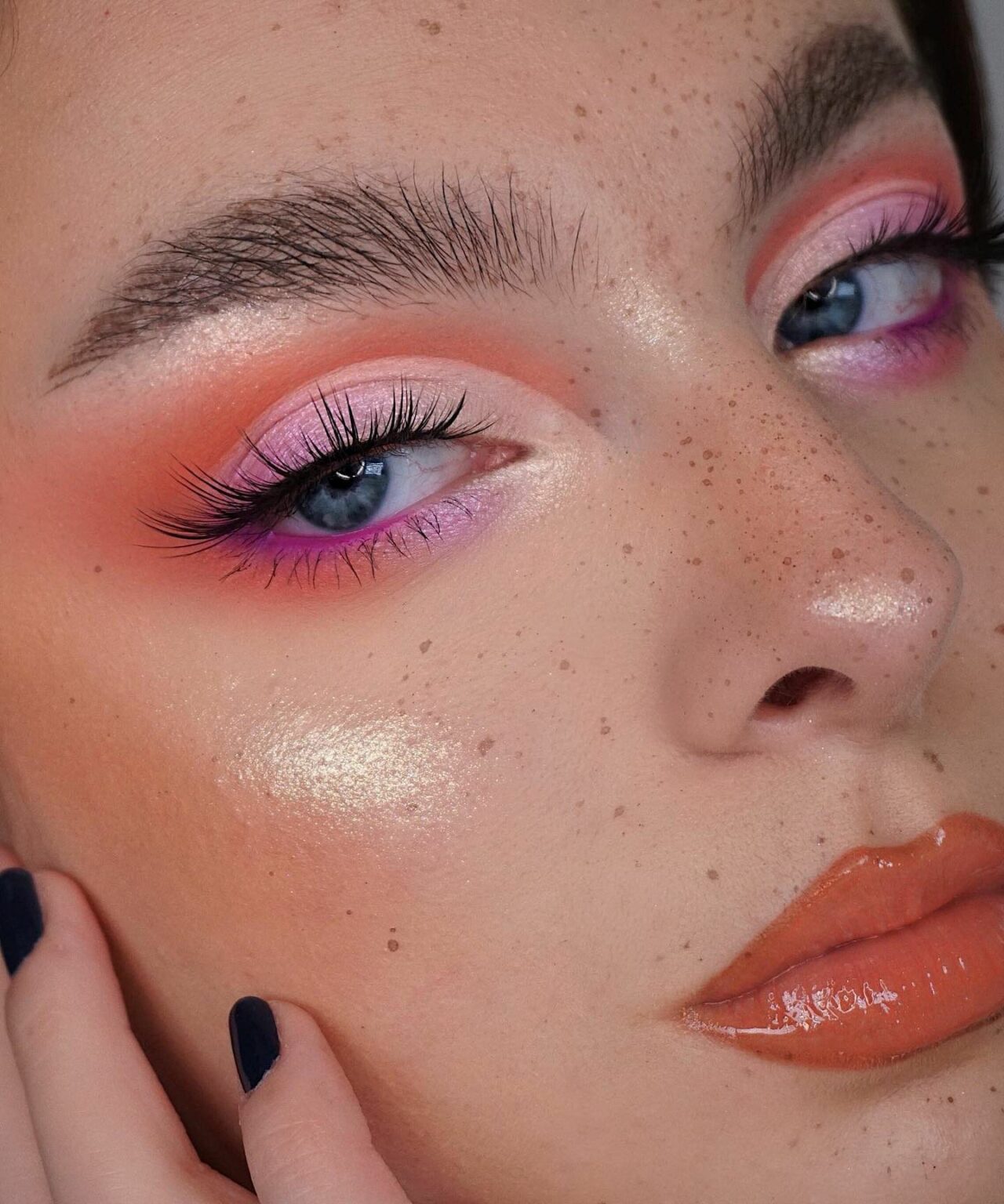 15 Maquillajes estilo Barbie que no te harán sentir plástica – Moda y