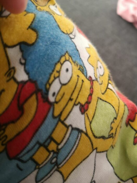 Marge con dos bocas en una pijama