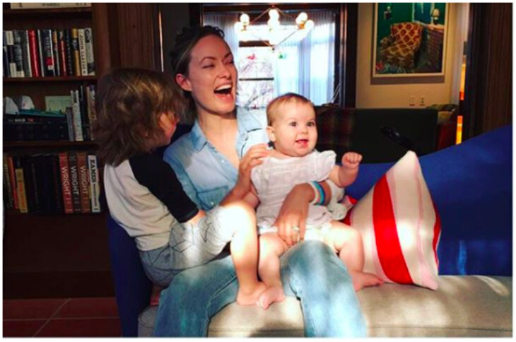 Olivia Wilde playing with her children 