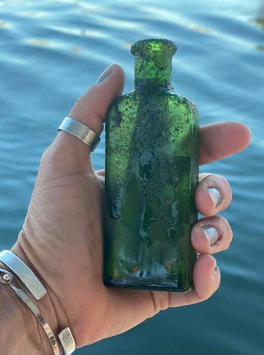 Bottle found in the sea with a message 