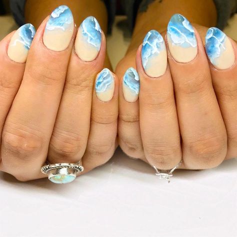 15 Diseños ‘ocean nails’ que te harán sentir en la playa este verano
