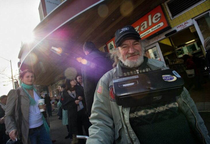 Radioman, hombre que ha aparecido en más de 100 películas en hollywood 