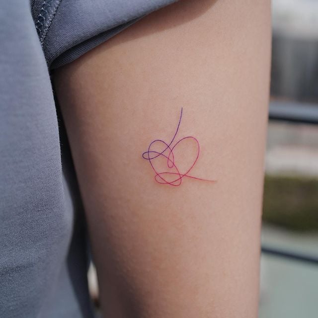 Corazón en tonos pastel ;13 Tatuajes minimalistas a los que no te podrás resistir