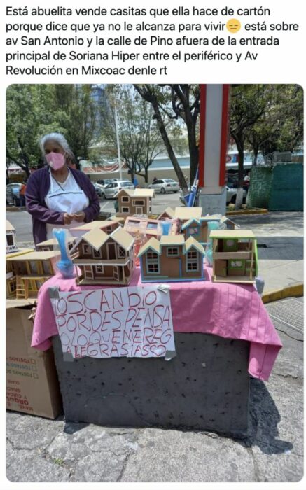 Tuit abuela vendiendo casas de cartón 