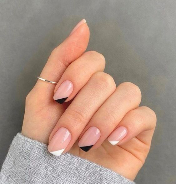 Manicures with double tones, 15 Ideas to fill your hands with a minimalist style