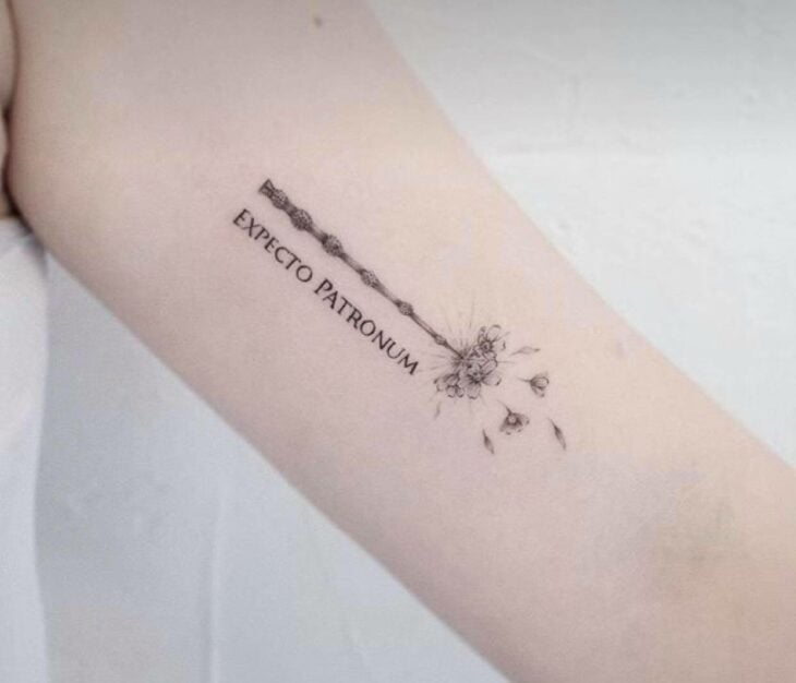 Hechizos ;18 Tatuajes inspirados en 'Harry Potter' que te llevarán de vuelta a Hogwarts 