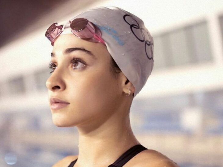 Yusra Mardini nadando durante los juegos olímpicos de tokio 2020