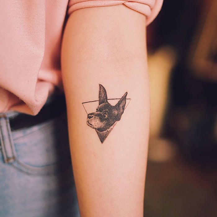 Perro doberman ;15 Hermosos tatuajes para mostrar que eres una 'animal lover'