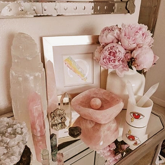 home decorations, bedroom, room, room, living room, lamps, furniture, candles, decorations with pink quartz and crystals