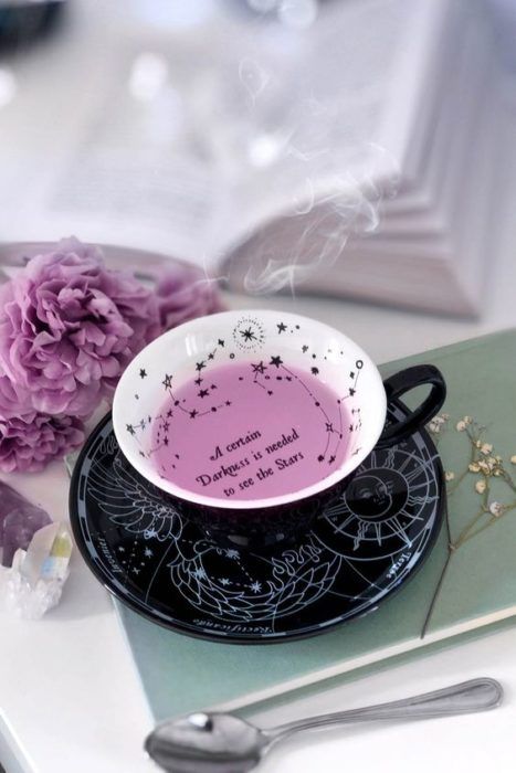 taza de té de moras ;17 Imágenes que tu brujita interior amar ver una y otra vez