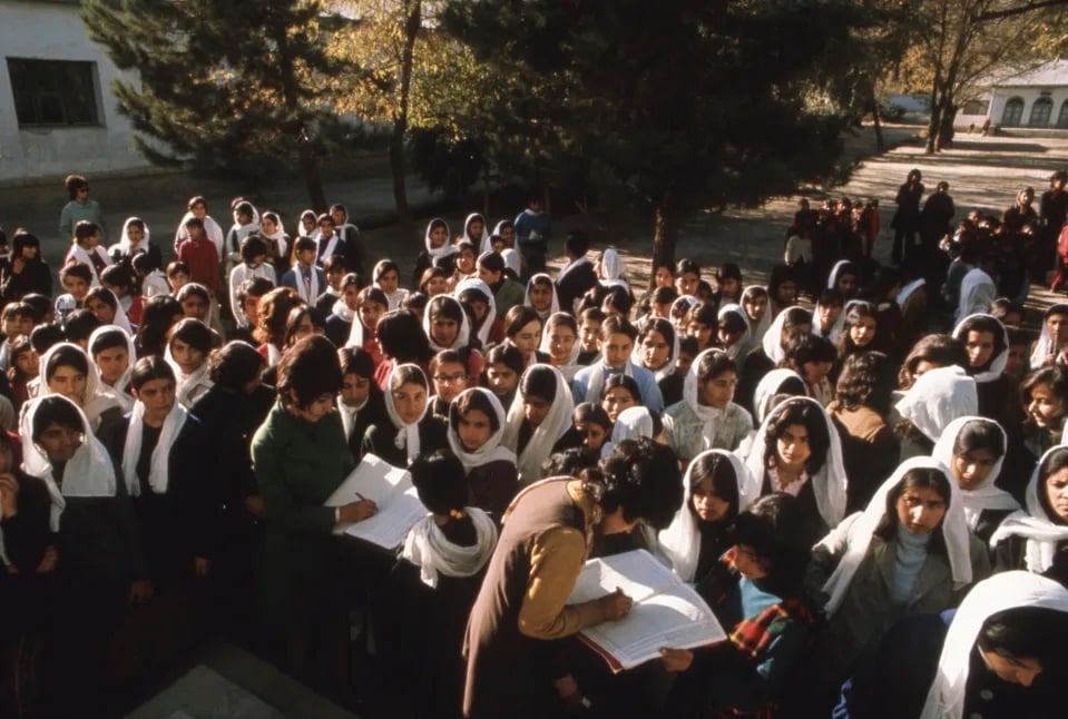 Mujeres en congresos ;Así era la vida de las mujeres de Afganistán en los años 70