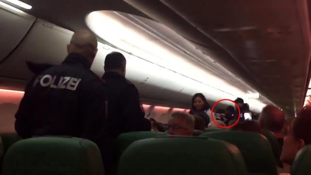 Avión aterriza de emergencia porque 'mamá distraída' olvidó a su bebé