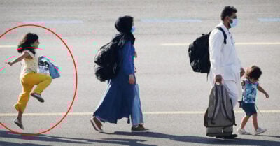 Niña evacuada de Afganistán salta de alegría al llegar a Bruselas