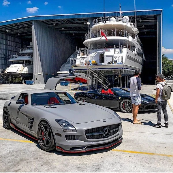 Autos de lujos ;20 'Niños ricos' en Instagram que presumen todo lo que compran con el dinero de papá
