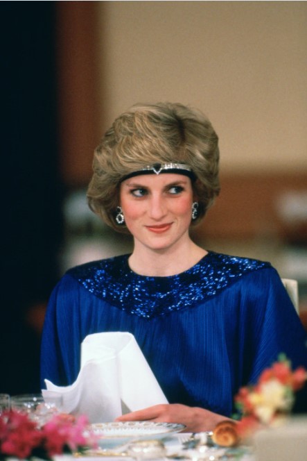 Princess Diana of Glaes wearing a different hairstyle