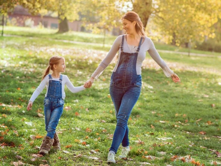 Mamás trabajadoras crían hijas exitosas e independientes estudio