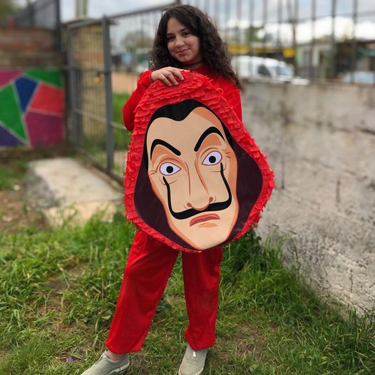 piñata ;Ideas para una fiesta al estilo de La casa de papel