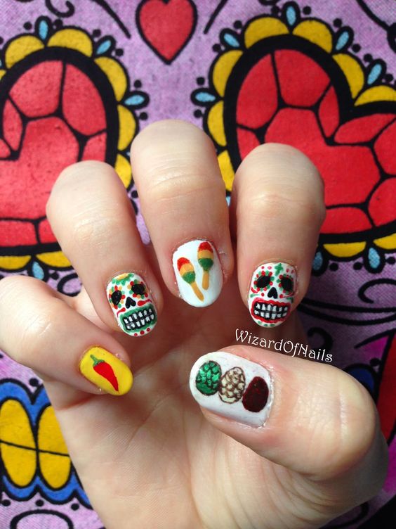 Nails with skulls and maracas; 20 Ideas to give your nails a Mexican style and full of color