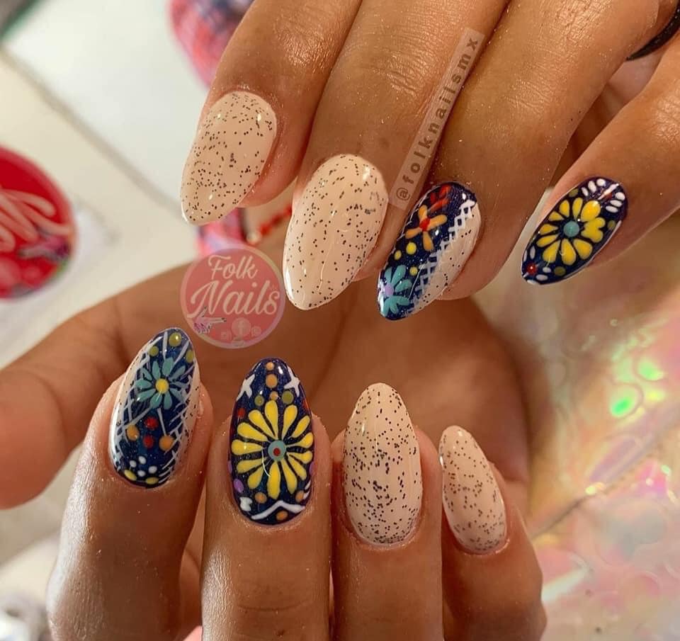 Nails with 3D designs; 20 Ideas to give your nails a Mexican style and full of color