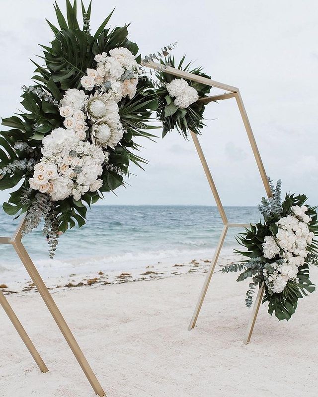 altar de héxagono en 3d ;15 Altares de boda que te harán decir: 'Sí, acepto'