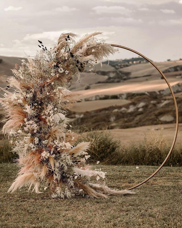 altar circular con flores ;15 Altares de boda que te harán decir: 'Sí, acepto'