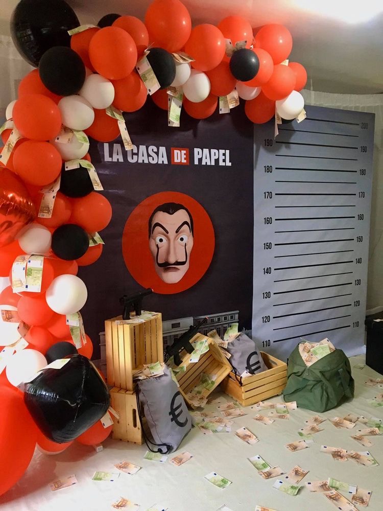 mesa de dulces; ideas para una fiesta al estilo de La casa de papel