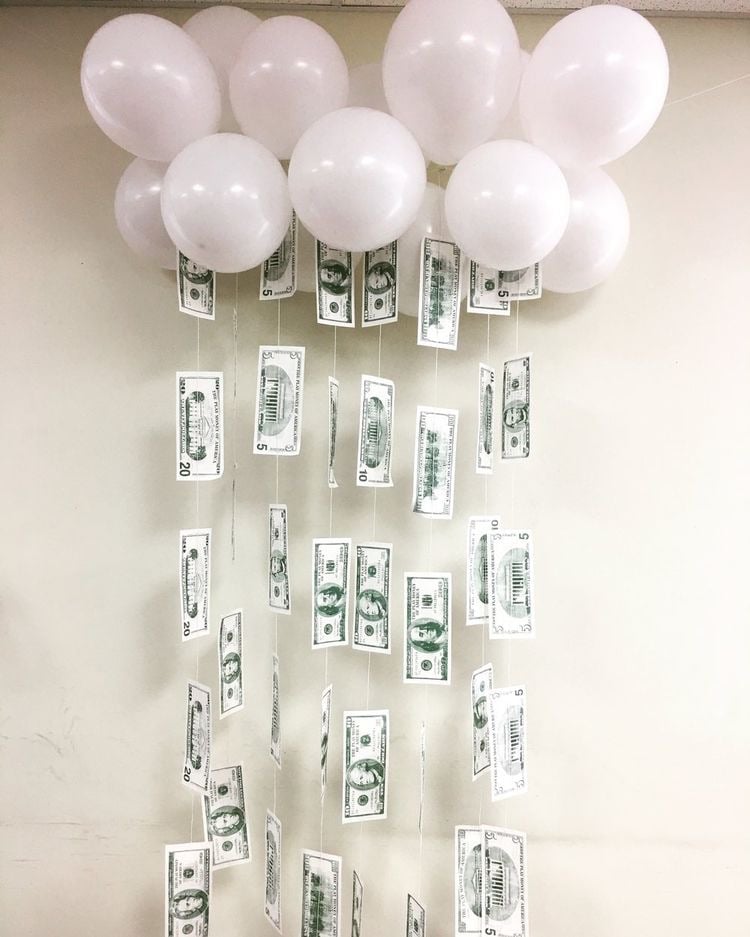 Cortina con dólares; Ideas para una fiesta al estilo de La casa de papel