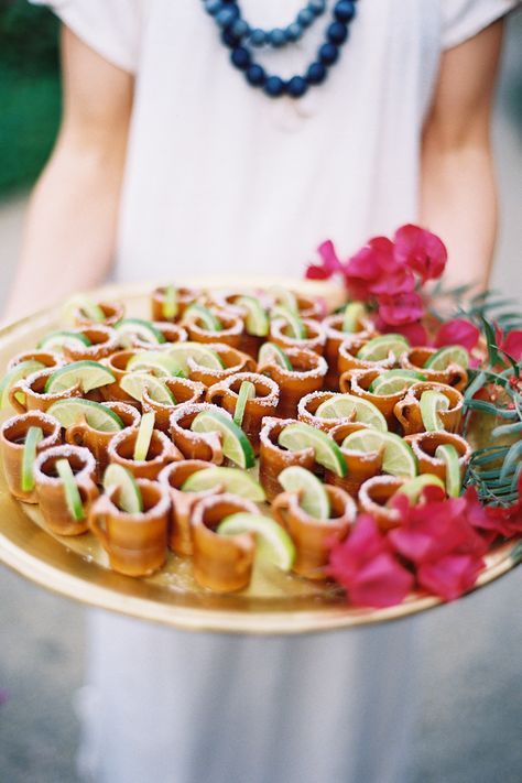 shots de tequila ;19 Ideas para una fiesta mexicana colorida y con mucho sabor