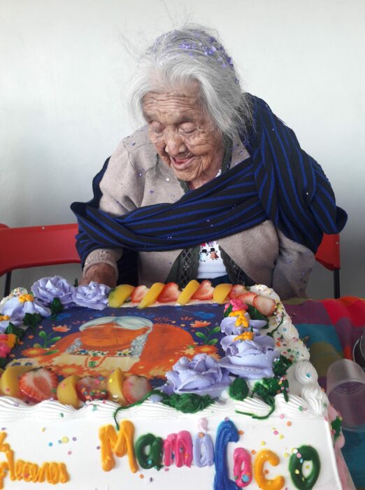 Mamá coco de la vida real festejando su cumpleaños 