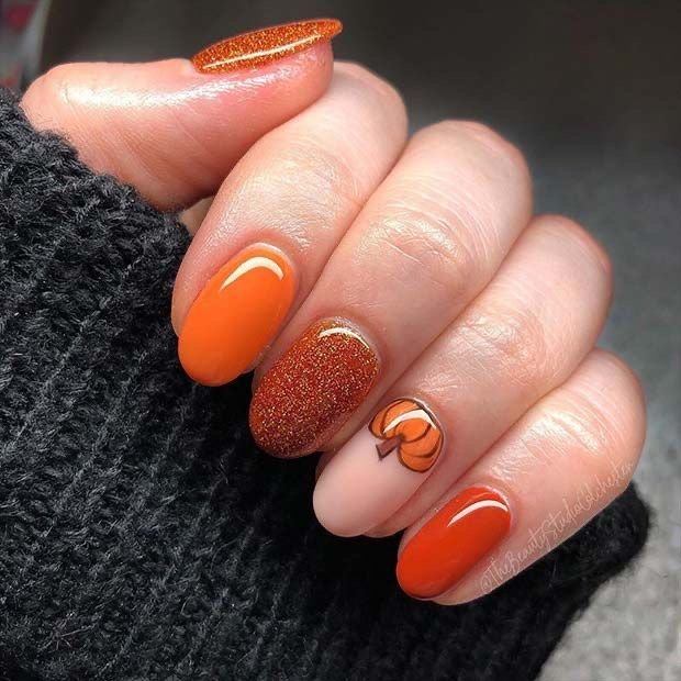 Manicura con calabaza; 18 Manicuras a las que tu brujita interior no se resistirá