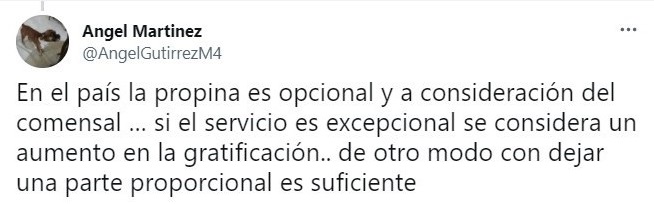 Tuit Mesera se queja de la propina que le dejaron y desata una controversia en redes