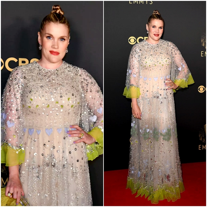 Emerald Fennell en Valentino