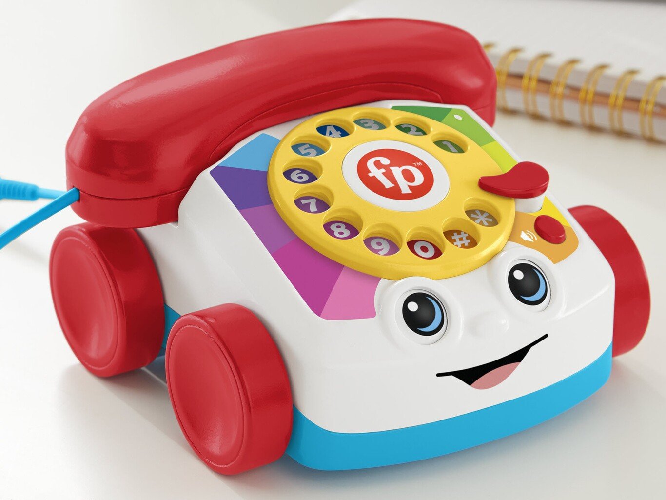 Teléfono de juguete; El clásico teléfono de juguete de Chatter Telephone finalmente será funcional