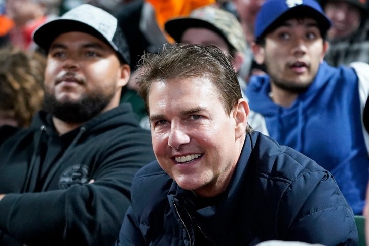 Tom Cruise en un estadio de Beisbol 